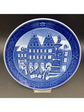 Royal Copenhagen 2009 Christmas Plate - Christmas at Amagertorv